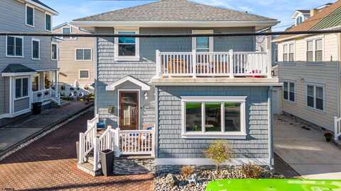 12 S Jerome Ave, Margate City, NJ 08402