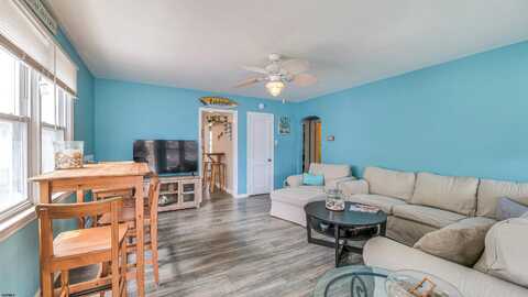 14 S Granville Ave, Margate City, NJ 08402