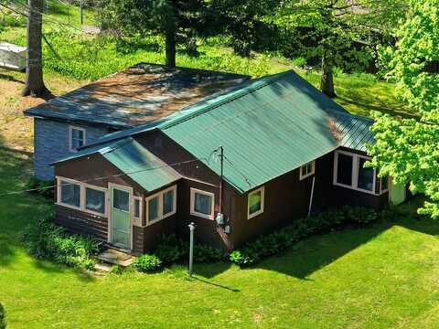 16 Cove Rd, South Colton, NY 13625