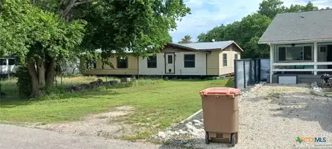 1526 Roadside Drive, Canyon Lake, TX 78133