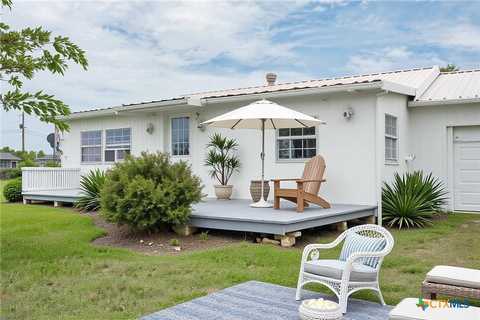 890 N Quail Run Avenue, Port Lavaca, TX 77979
