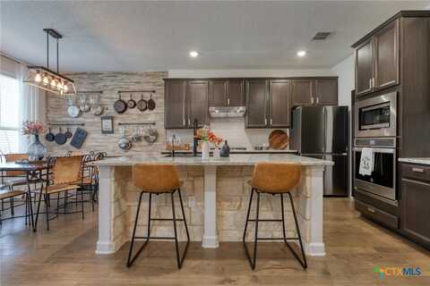 1531 Esser Crossing, New Braunfels, TX 78132
