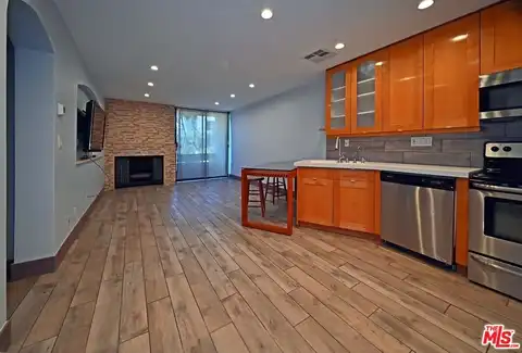740 N Kings Rd, West Hollywood, CA 90069