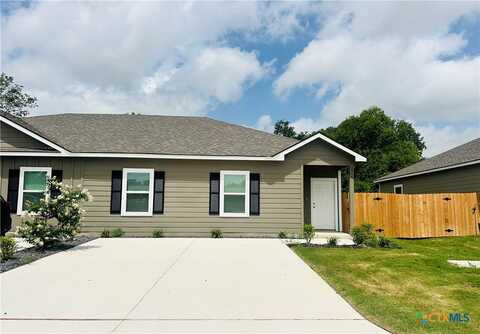 516 Hudson St, Seguin, TX 78155