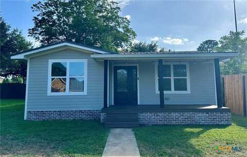 209 S 4th Street, Stockdale, TX 78160