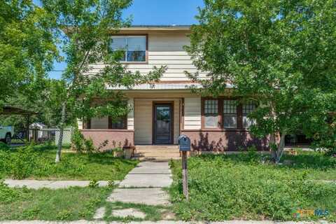 922 N Bowie Street, Seguin, TX 78155