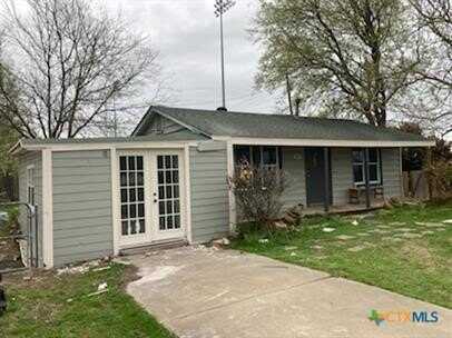 103 E Bulldog Street, Thorndale, TX 76577