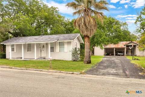 921 S Laurel Avenue, Luling, TX 78648