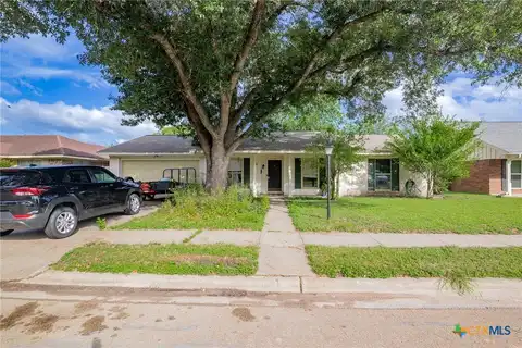 203 Yorkshire Lane, Victoria, TX 77904
