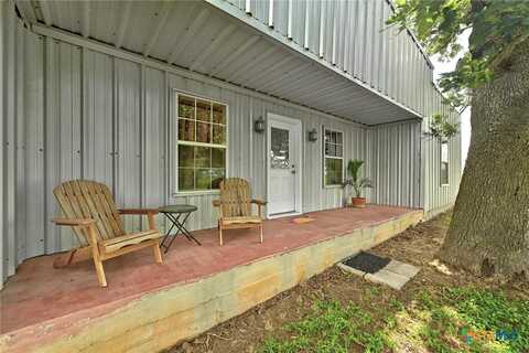 444 Wattsville Hill, Luling, TX 78648