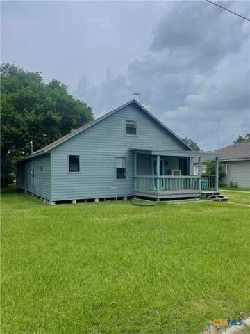 206 E Rogers Street, Ganado, TX 77962