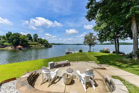 7010 Coventry Court, Tega Cay, SC 29708
