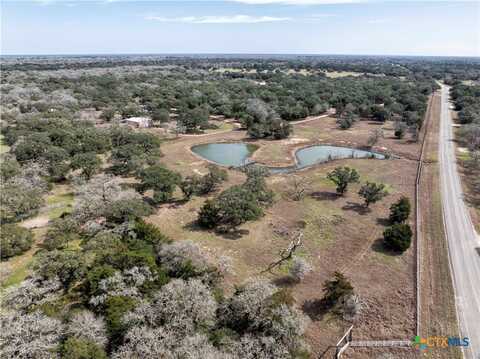 158 Private Road 1053, Hallettsville, TX 77964