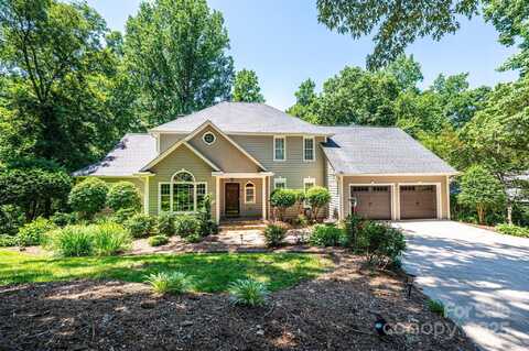 841 16th Avenue Lane NW, Hickory, NC 28601