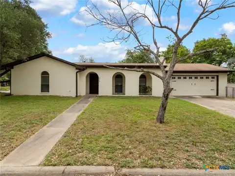 220 E Belton Avenue, Rockdale, TX 76567
