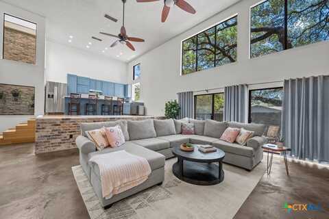 702 California Boulevard, New Braunfels, TX 78130