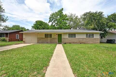 201 Hillcrest Drive, Luling, TX 78648
