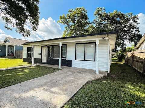 3007 Meadowlane Street, Victoria, TX 77901