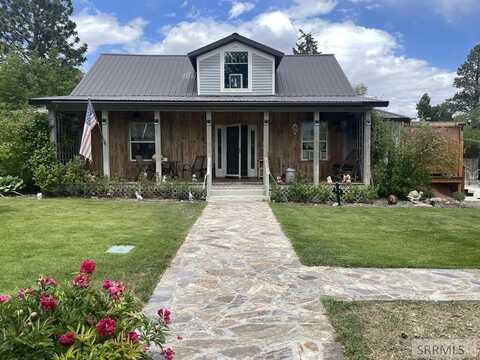 510 E Valley Avenue, Challis, ID 83226
