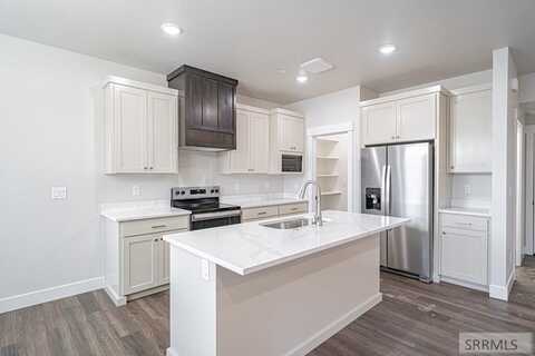 824 E Sunnyside Road, Idaho Falls, ID 83404