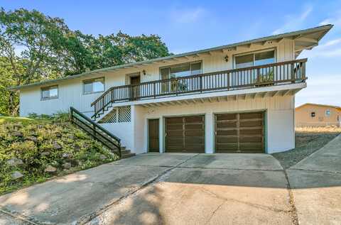 1560 Cambridge Circle, Medford, OR 97504