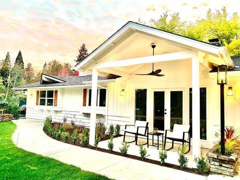 535 N Oregon Street, Jacksonville, OR 97530