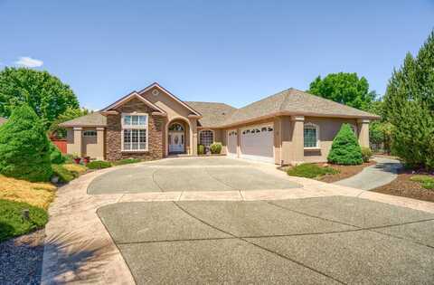 970 Greenway Court, Eagle Point, OR 97524