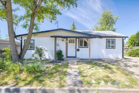 730 SW Greenwood Avenue, Grants Pass, OR 97526