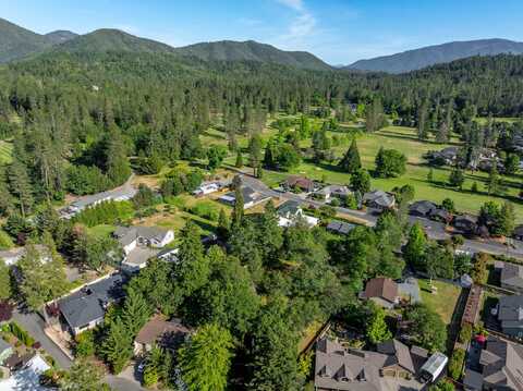 270 Morris Lane, Grants Pass, OR 97527