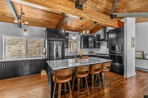 2555 Old Military Road, Central Point, OR 97502