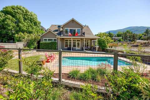 403 Briscoe Place, Ashland, OR 97520