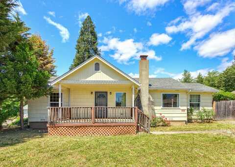 1054 NE Churchill Street, Grants Pass, OR 97526