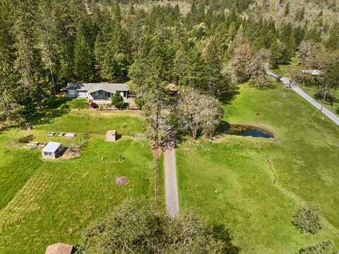 3200 Foots Creek Road, Gold Hill, OR 97525