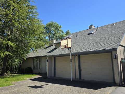 522 NW Woodson Drive, Grants Pass, OR 97526