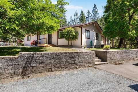 550 Bolt Mountain Road, Grants Pass, OR 97527