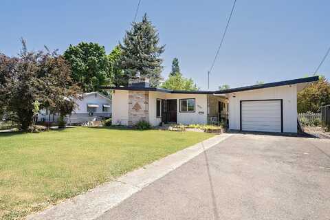 1020 Oak Street, Central Point, OR 97502