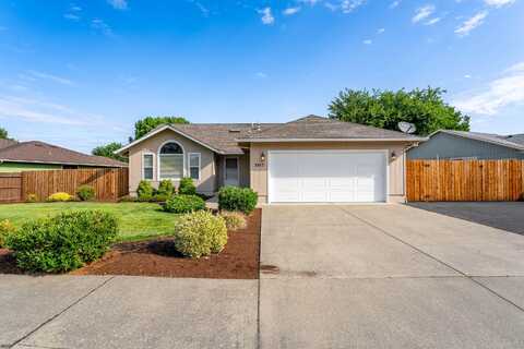 1017 Fairfield Drive, Central Point, OR 97502