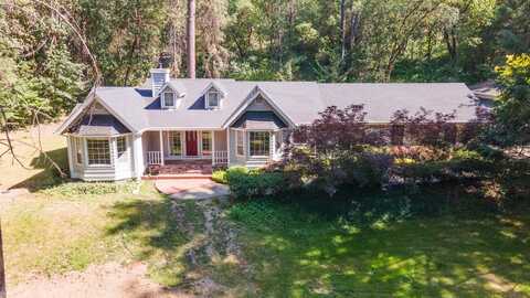 970 Wards Creek Road, Rogue River, OR 97537