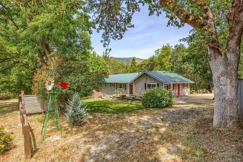 1472 Sardine Creek Road, Gold Hill, OR 97525