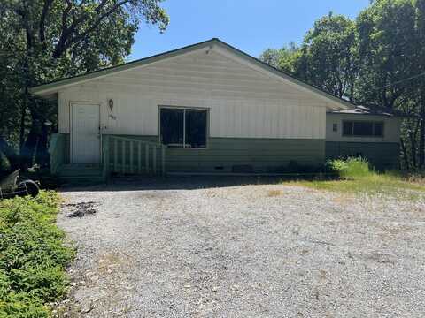 1082 Pinecrest Drive, Grants Pass, OR 97526