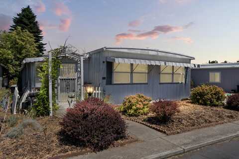 2252 Table Rock Road, Medford, OR 97501