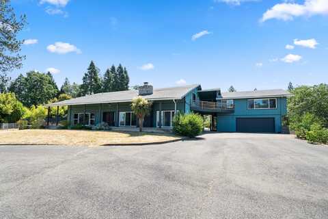 1756 Southgate Way, Grants Pass, OR 97527
