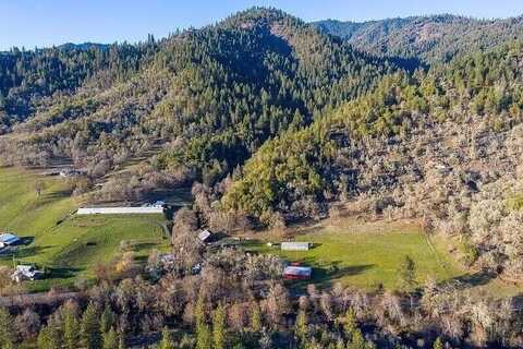 14855 E Evan's Creek Road, Rogue River, OR 97537