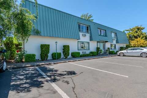 349 W Pine Street, Central Point, OR 97502