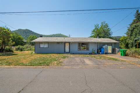 1382 4th Avenue, Gold Hill, OR 97525
