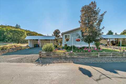 6901 Old Stage Rd, Central Point, OR 97502