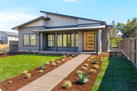 360 Briscoe Place, Ashland, OR 97520