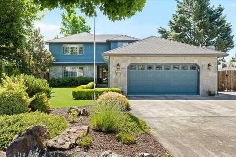 487 Creekside Circle, Central Point, OR 97502