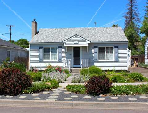 2317 Vine Avenue, Klamath Falls, OR 97601