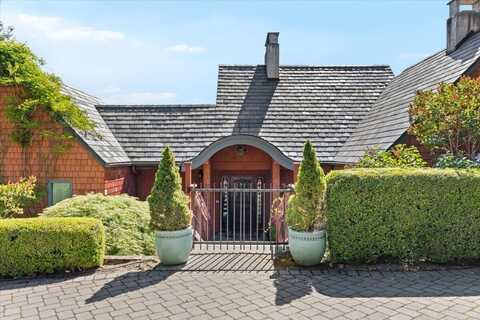 443 Conestoga Circle, Jacksonville, OR 97530